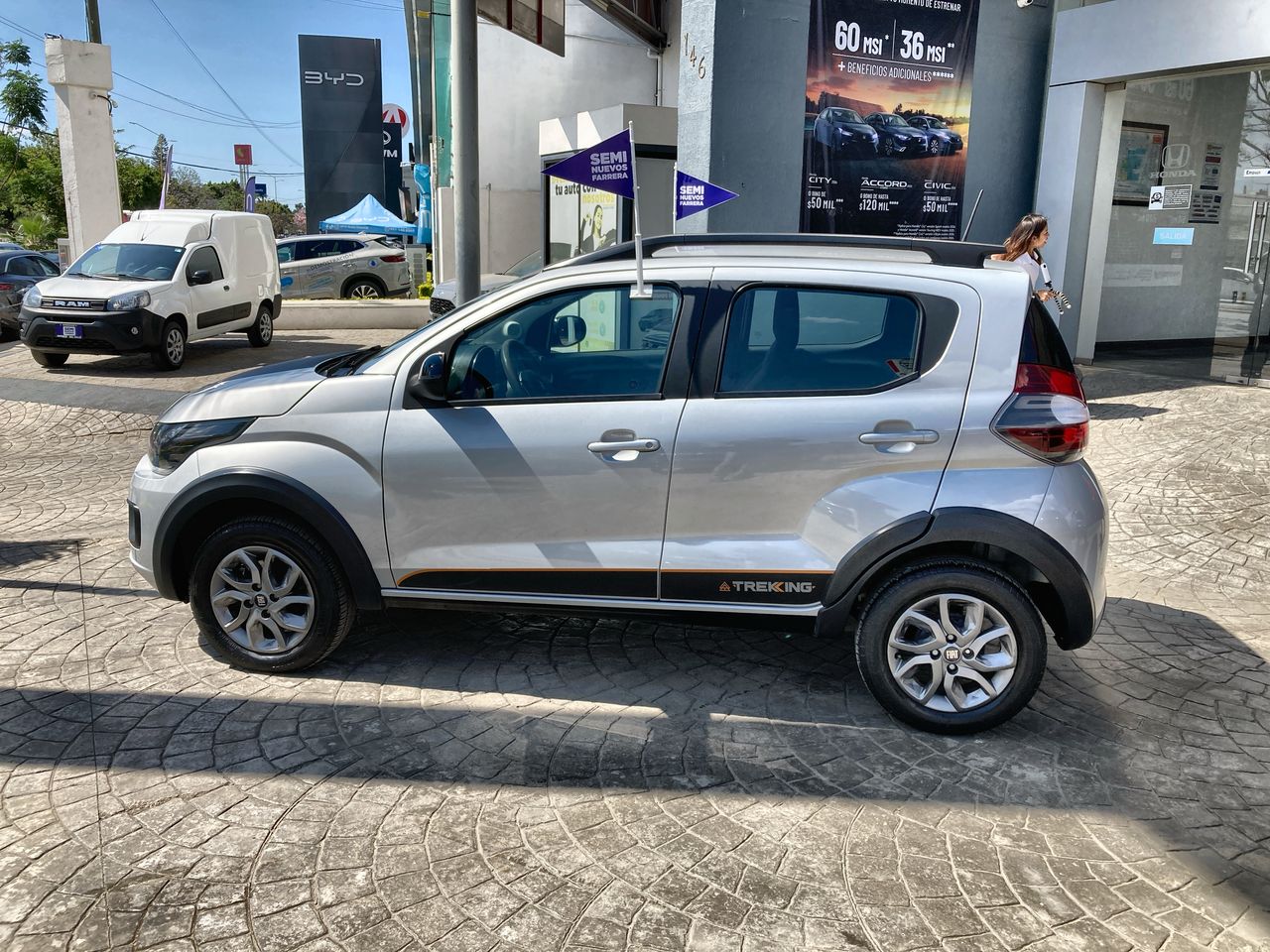 2024 FIAT Mobi 1.0 Trekking Mt