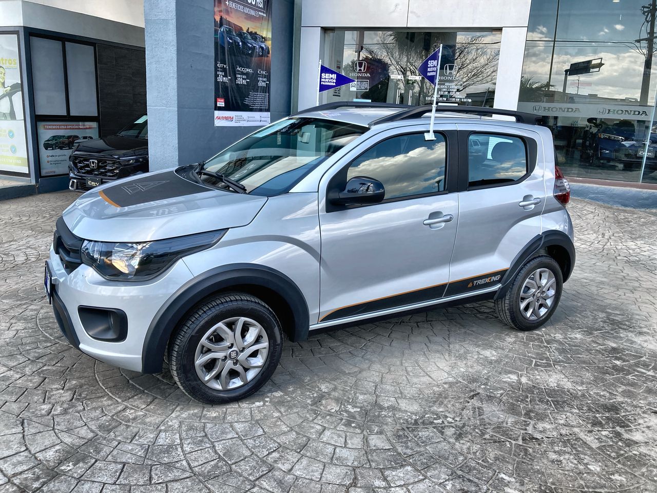 2024 FIAT Mobi 1.0 Trekking Mt
